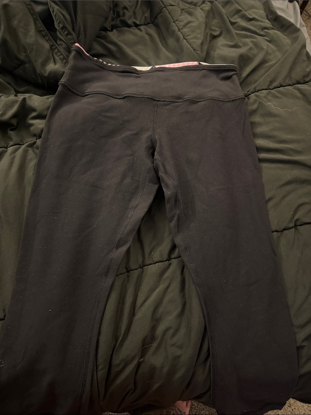 Lululemon cropped Black Pull-On Active Capri Pants reversible
